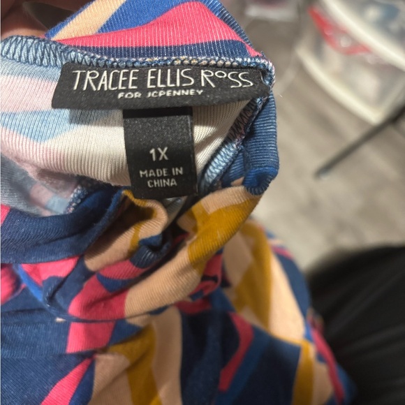 Vibrant Long Sleeve Geometric Dress - Picture 3 of 3